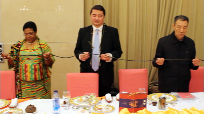 ghana-ambassador-zhou-e_464.jpg